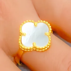 Attractive Mother Of Pearl 21K Gold Ring